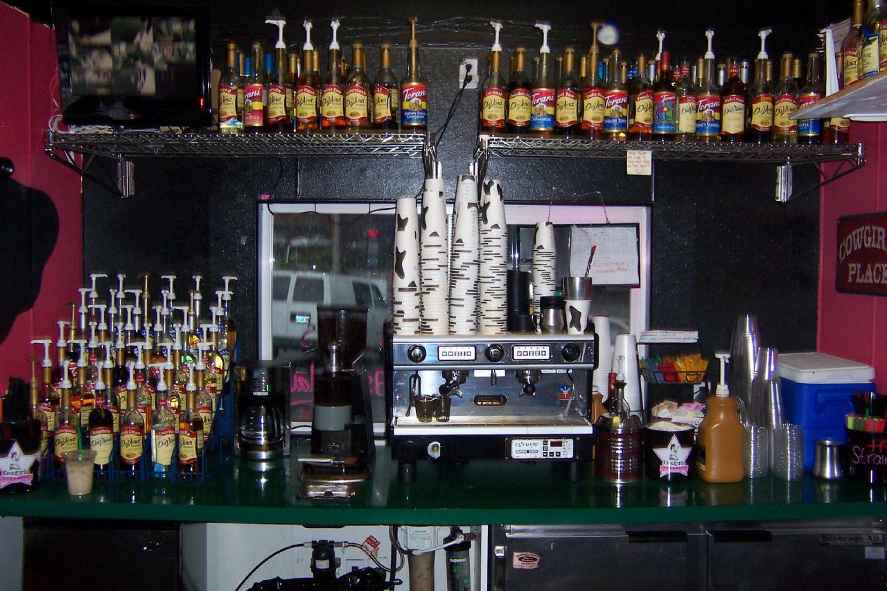 Lynnwood Espresso Stand For Sale 14523 Highway 99, Lynnwood WA